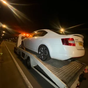 m1 recoveries towing a car